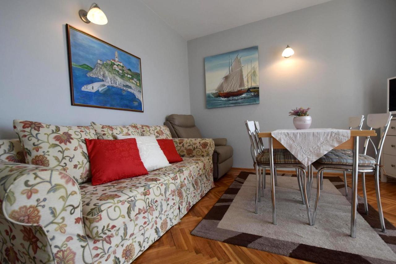 Apartment Mila Malinska Exteriör bild